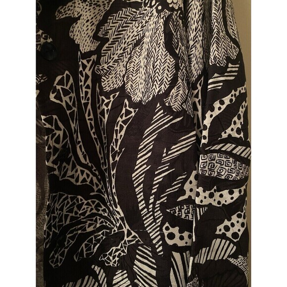 Chico's Shirt Women's 1 Black White Floral Print Rayon Long Sleeve Button-Up - Picture 3 of 6